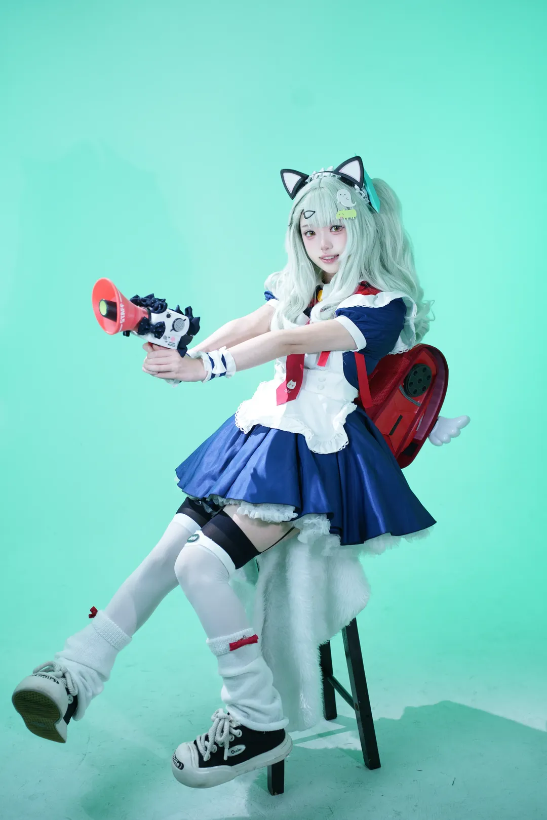 绝区零, 千夏cos, cosplay穿搭, 萌妹姿势, 扩音器道具