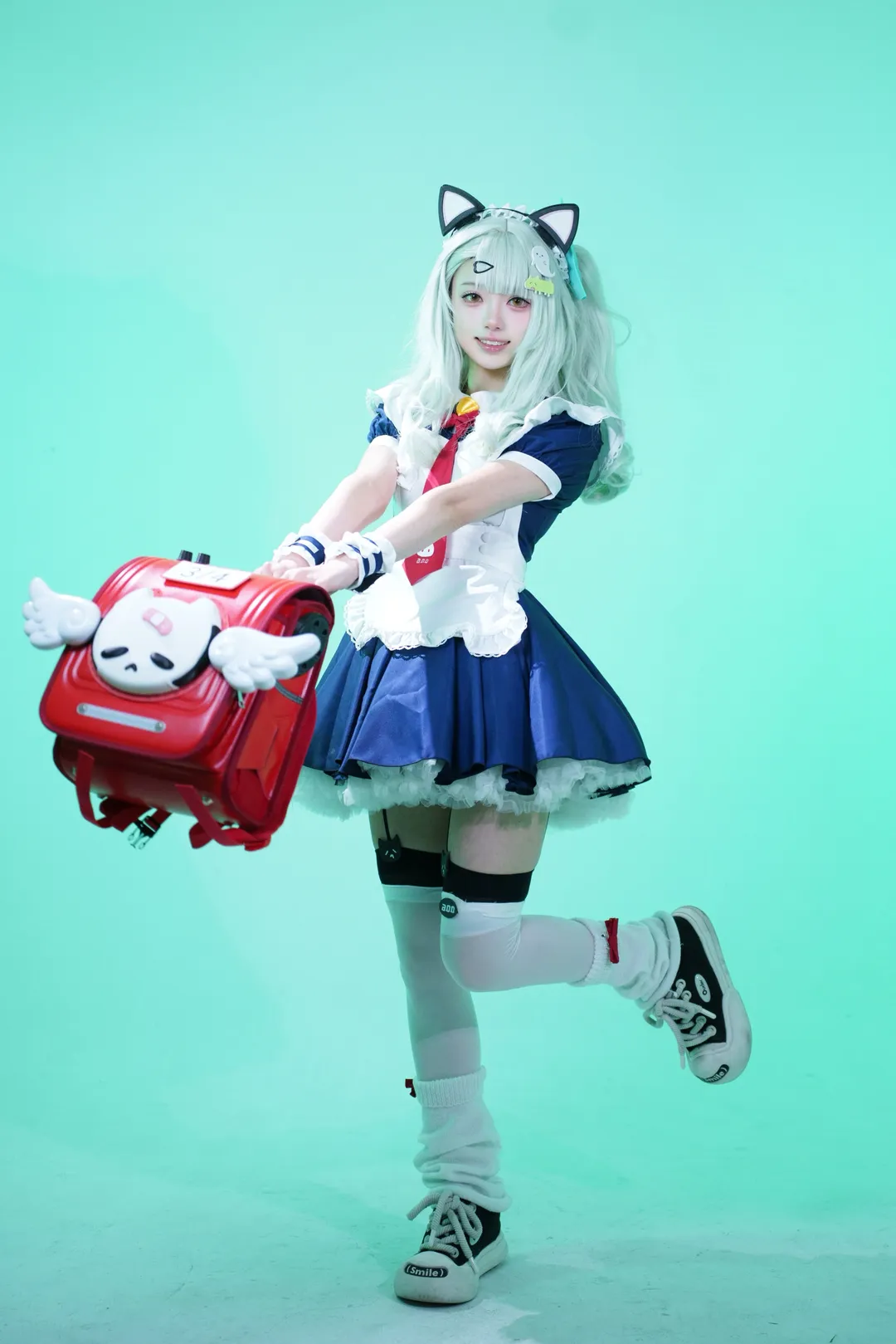 绝区零, 千夏cos, cosplay穿搭, 萌妹姿势, 扩音器道具 - 第7张