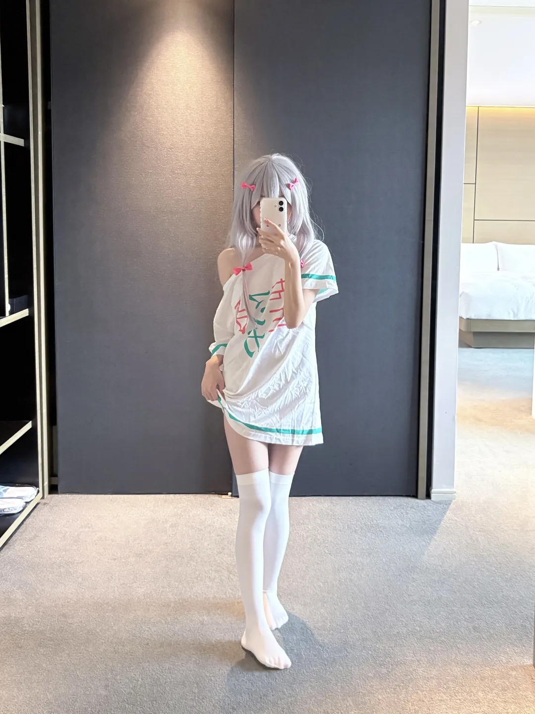 二次元cosplay, 埃罗芒阿老师, 和泉纱雾cos, 银发少女, 白色过膝袜