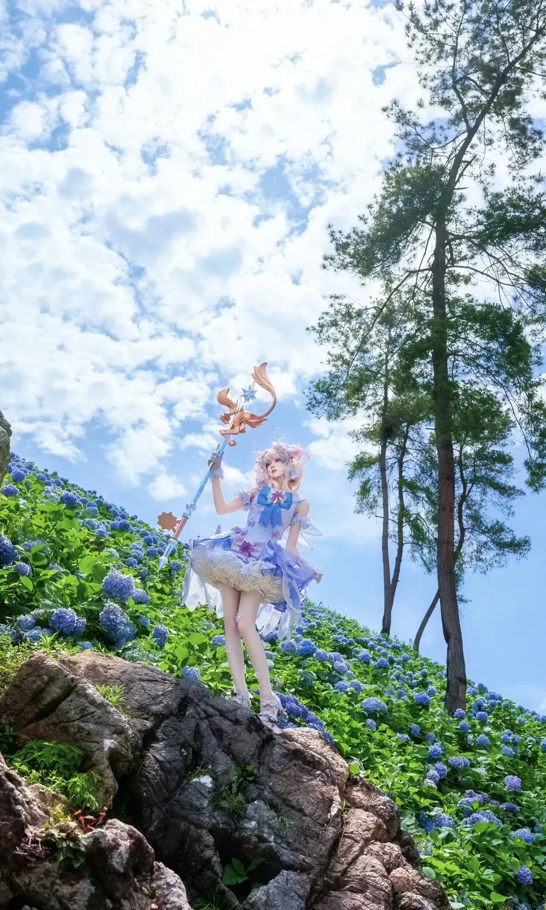 二次元の雰囲気, エルフ コスプレ, 紫陽花写真, 屋外ポートレート撮影, 幻想的で仙女のようなスタイル - 8枚目