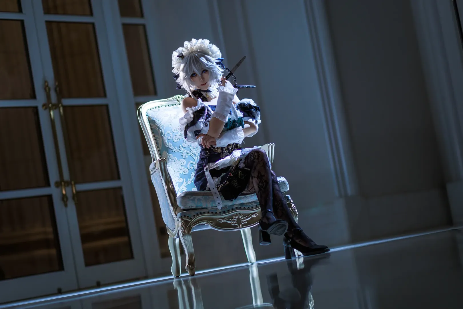东方project, 十六夜咲夜cos, cosplay摄影, 银发女仆装, 冷色调光影 - 第3张