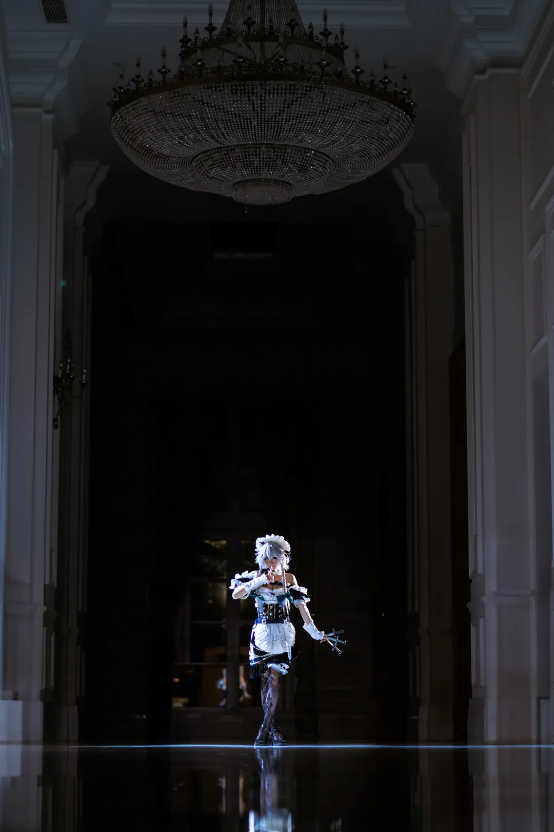 东方project, 十六夜咲夜cos, cosplay摄影, 银发女仆装, 冷色调光影 - 第6张