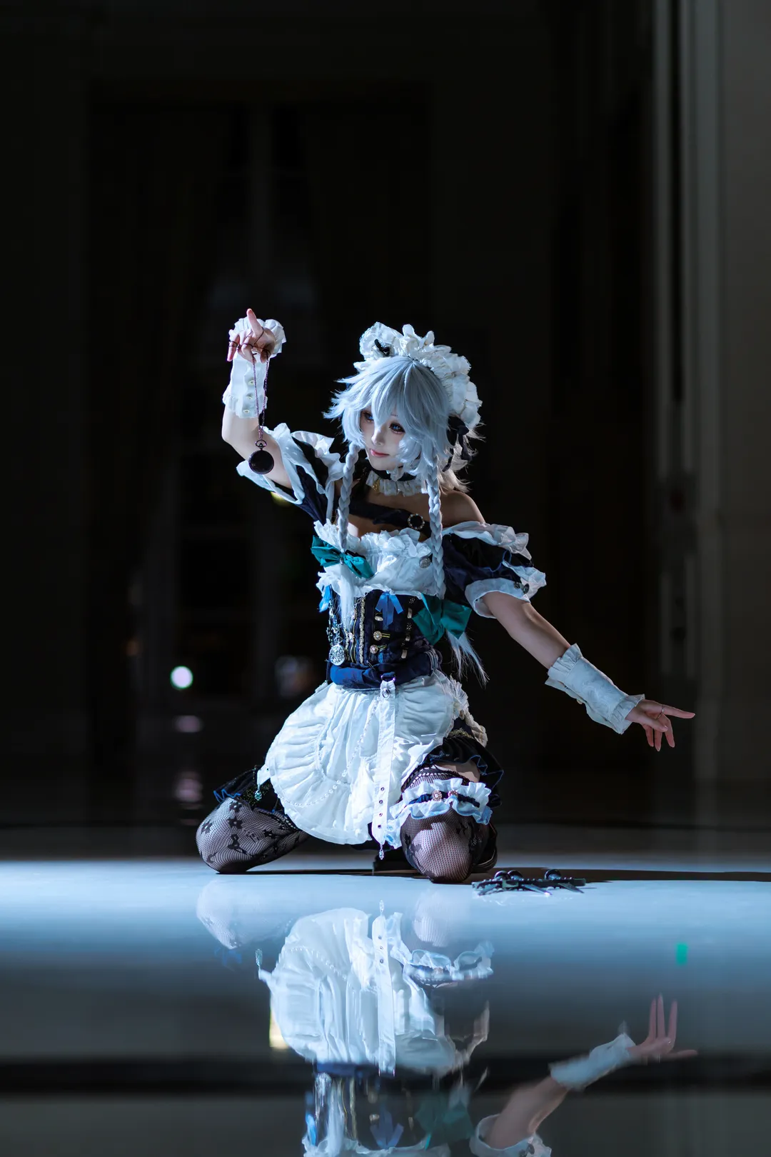 东方project, 十六夜咲夜cos, cosplay摄影, 银发女仆装, 冷色调光影 - 第8张