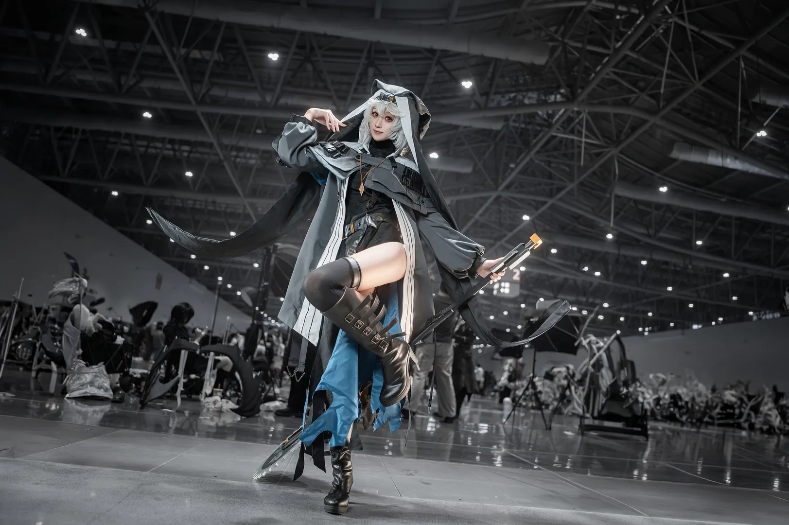 イベント写真, アークナイツ, コスプレ撮影, スペクター コスプレ, チェーンソーの小道具 - 2枚目