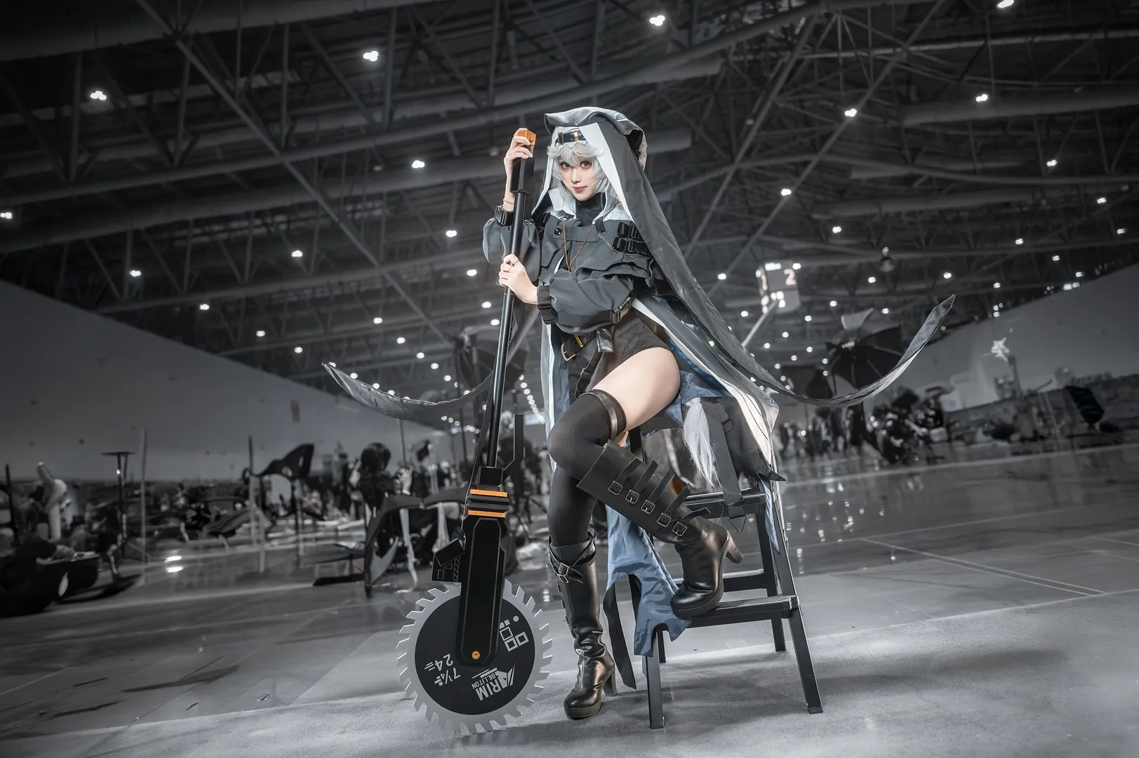 イベント写真, アークナイツ, コスプレ撮影, スペクター コスプレ, チェーンソーの小道具 - 3枚目