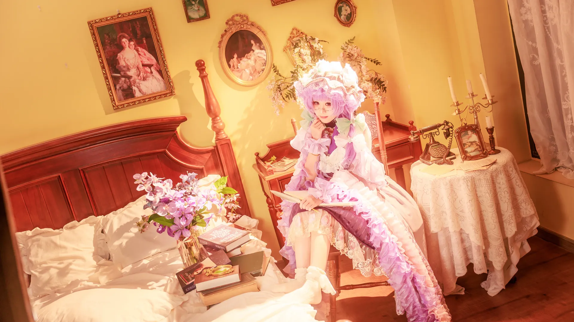 東方Project, 帕秋莉cos, cosplay攝影, 復古臥室, 紫發眼鏡娘