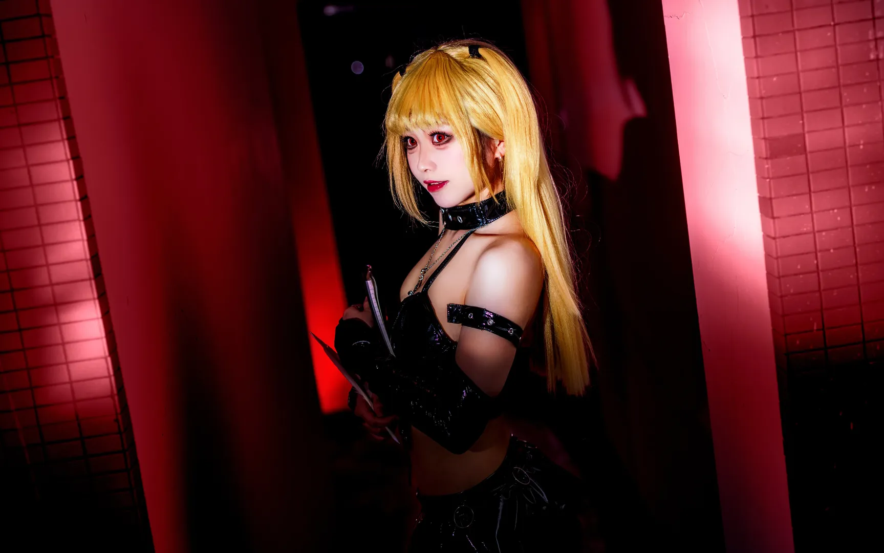 cosplay分享, 漆皮穿搭, 暗黑哥特风, 弥海砂cos, 红色氛围写真 - 第4张