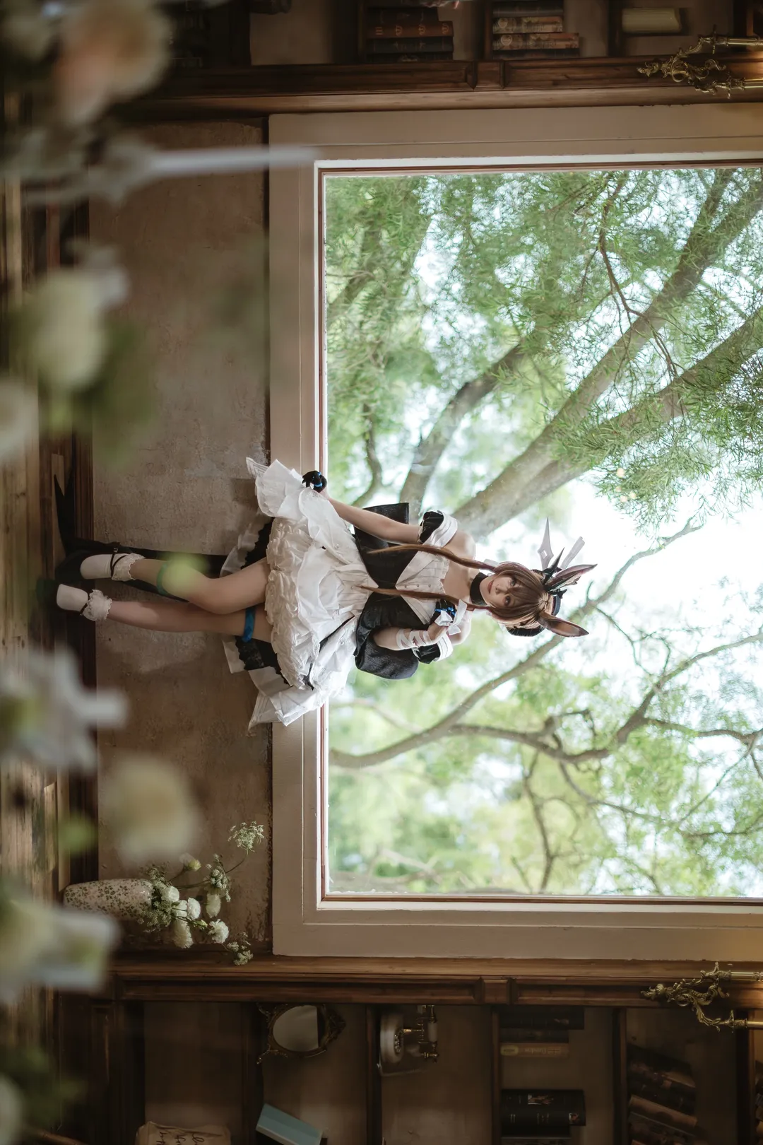 アークナイツ, アーミヤ コスプレ, レトロ撮影, ジャングルの結び目, うさ耳メイド服 - 1枚目