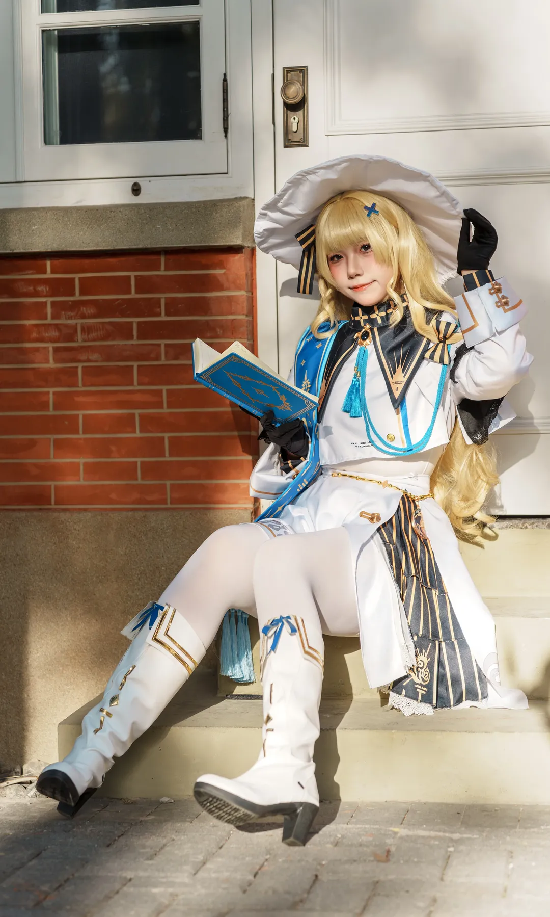 菲比cos, 鳴潮, cosplay攝影, 戶外人像, 白絲穿搭