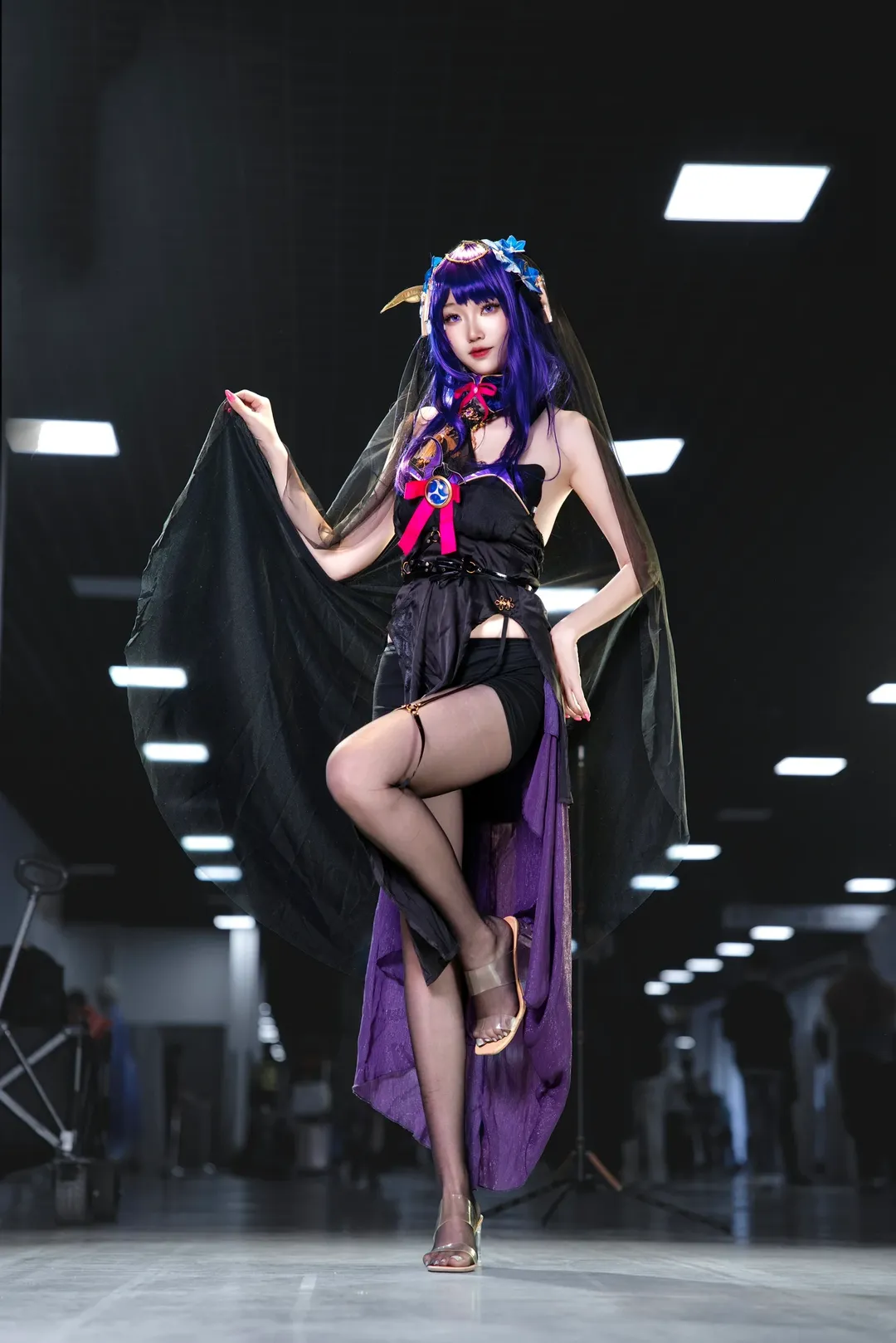 漫展场照, 二次元日常, cosplay穿搭, 黑丝穿搭, 紫发造型 - 第3张