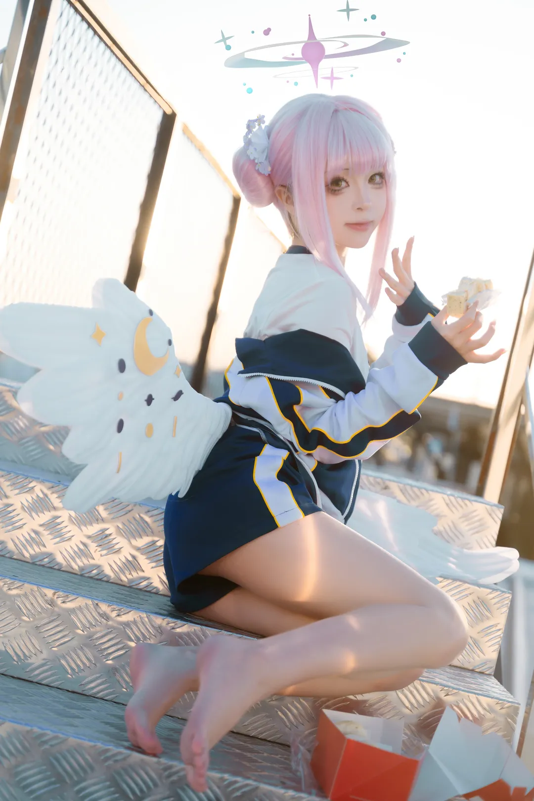 圣园未花cosplay, 户外阳光cos摄影, 运动风二次元, 杭州外景写真, 天使光环造型 - 第14张