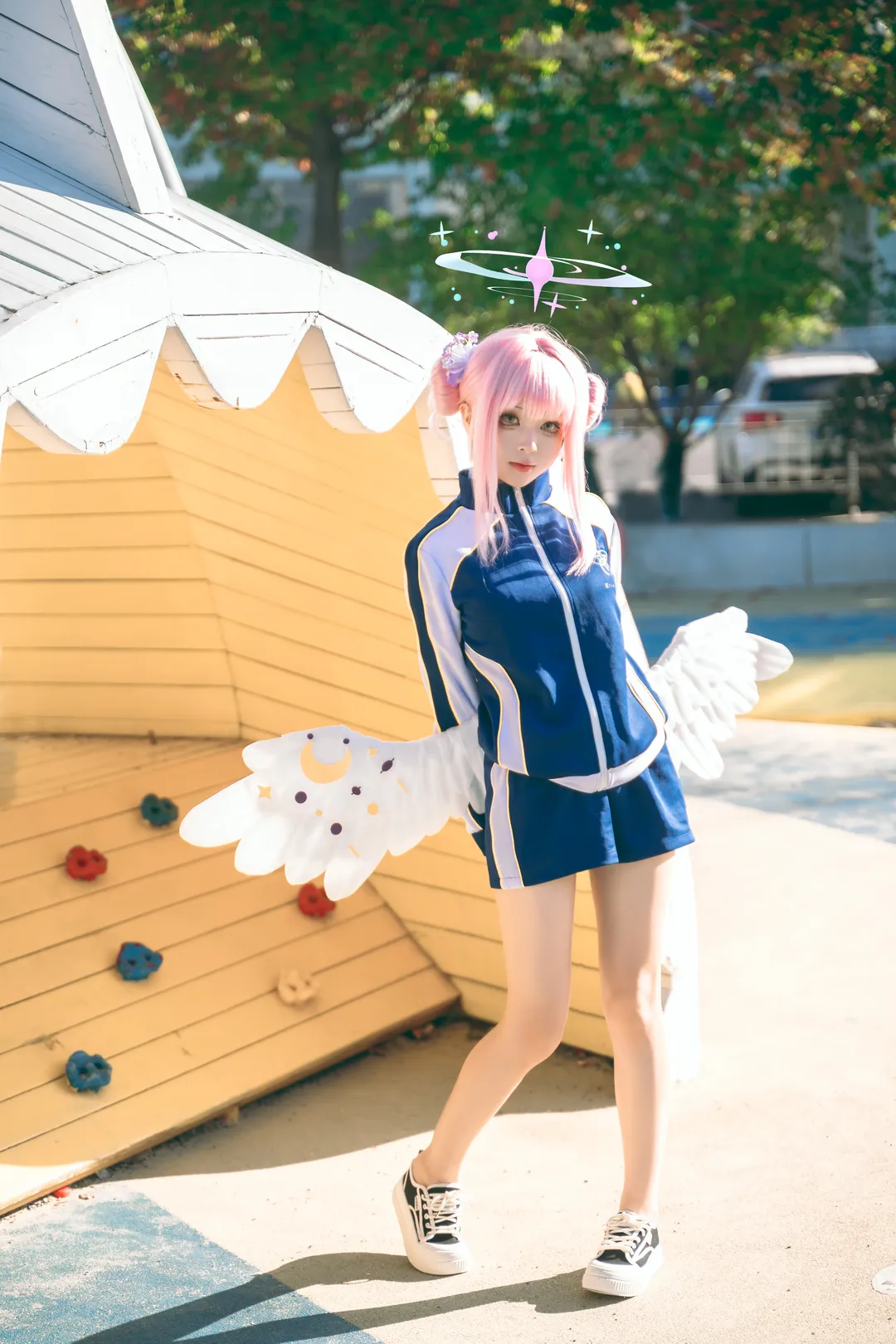 圣园未花cosplay, 户外阳光cos摄影, 运动风二次元, 杭州外景写真, 天使光环造型 - 第3张