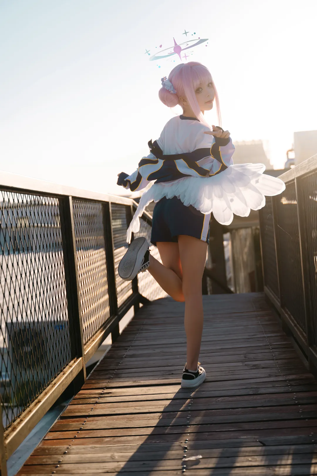 圣园未花cosplay, 户外阳光cos摄影, 运动风二次元, 杭州外景写真, 天使光环造型