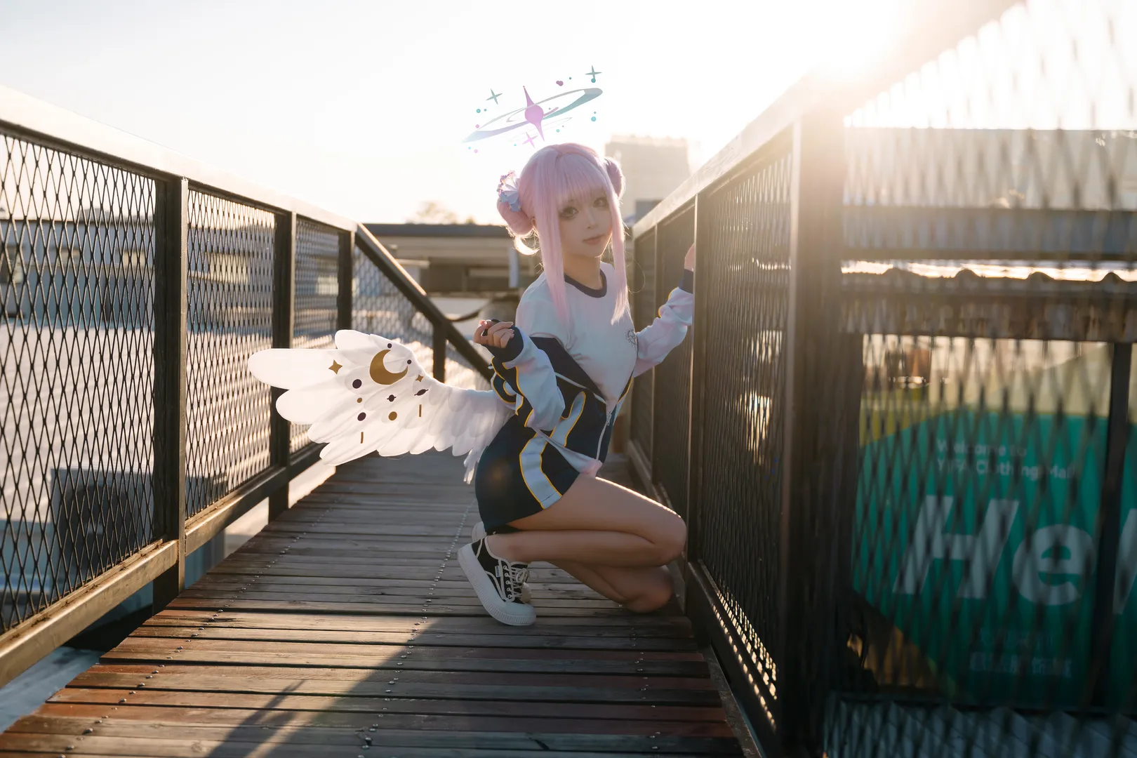 圣园未花cosplay, 户外阳光cos摄影, 运动风二次元, 杭州外景写真, 天使光环造型 - 第6张