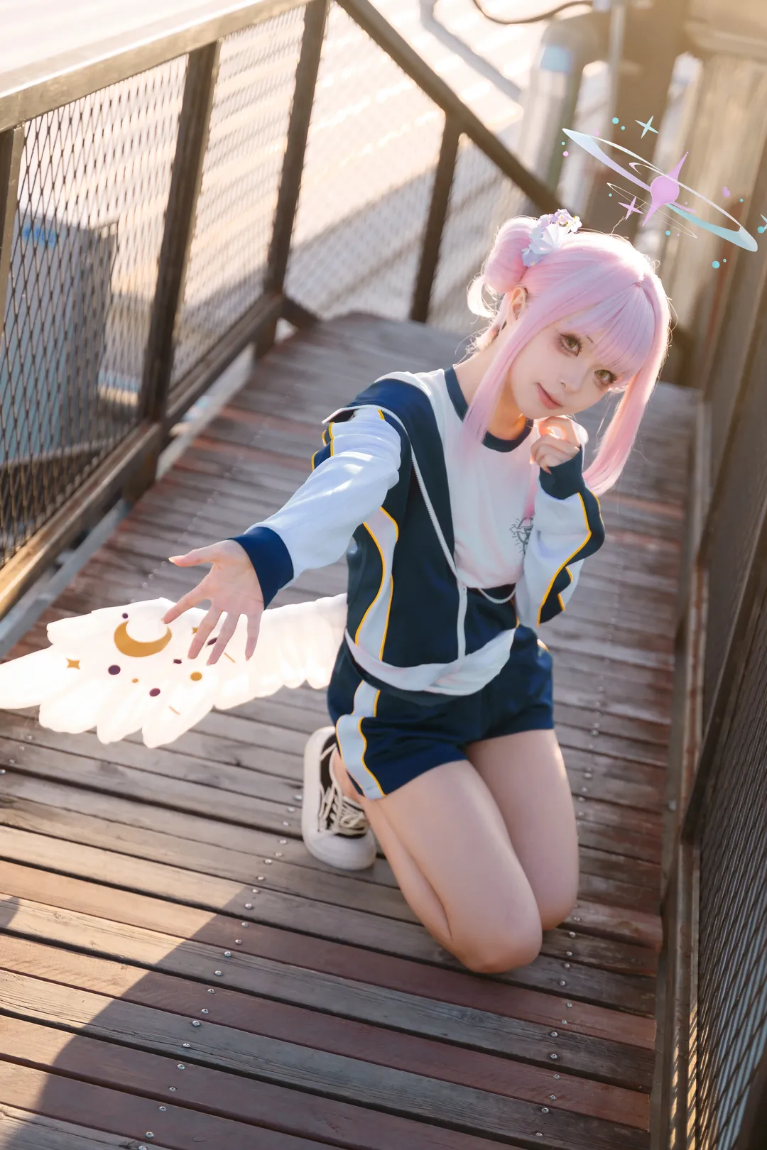 圣园未花cosplay, 户外阳光cos摄影, 运动风二次元, 杭州外景写真, 天使光环造型 - 第7张