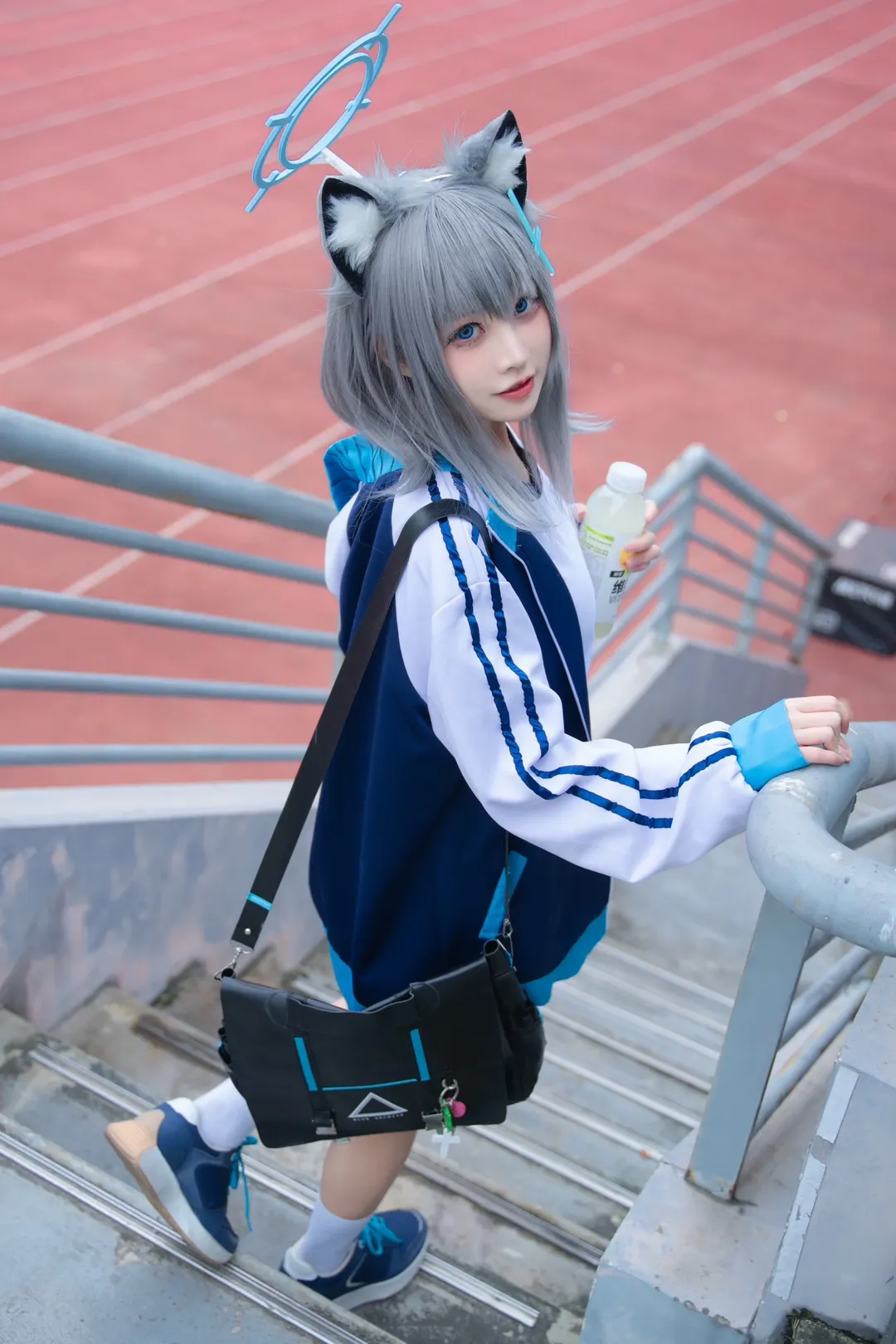 ブルーアーカイブ, 砂狼シロコ コスプレ, 獣耳少女, 屋外ポートレート撮影, スポーツスタイル - 5枚目