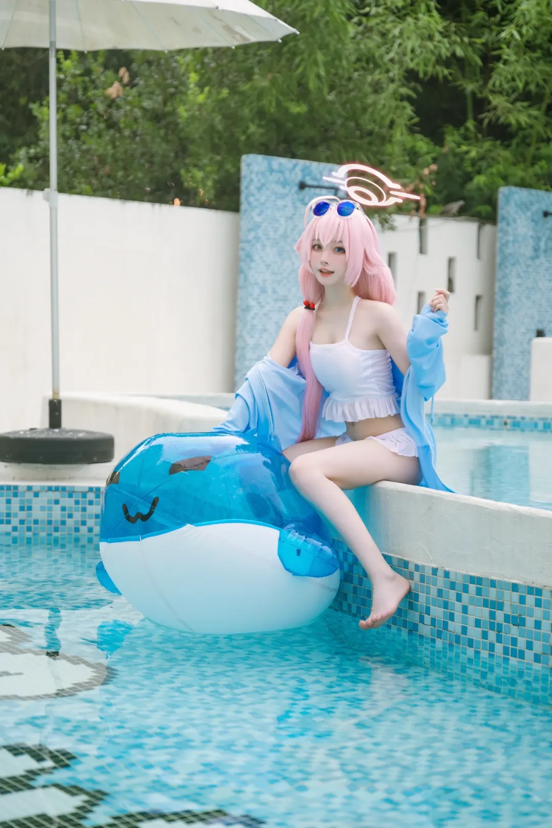 蔚蓝档案, 小鸟游星野cos, 泳池写真, cosplay摄影, 夏日玩水 - 第7张