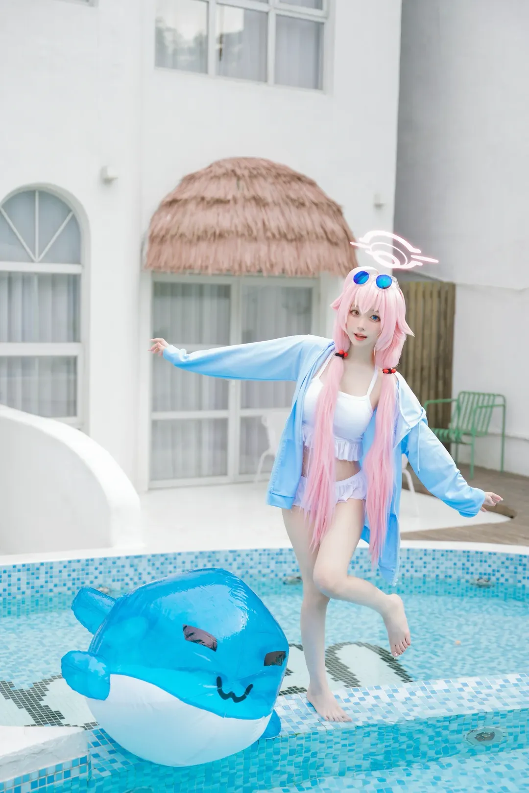蔚蓝档案, 小鸟游星野cos, 泳池写真, cosplay摄影, 夏日玩水 - 第9张