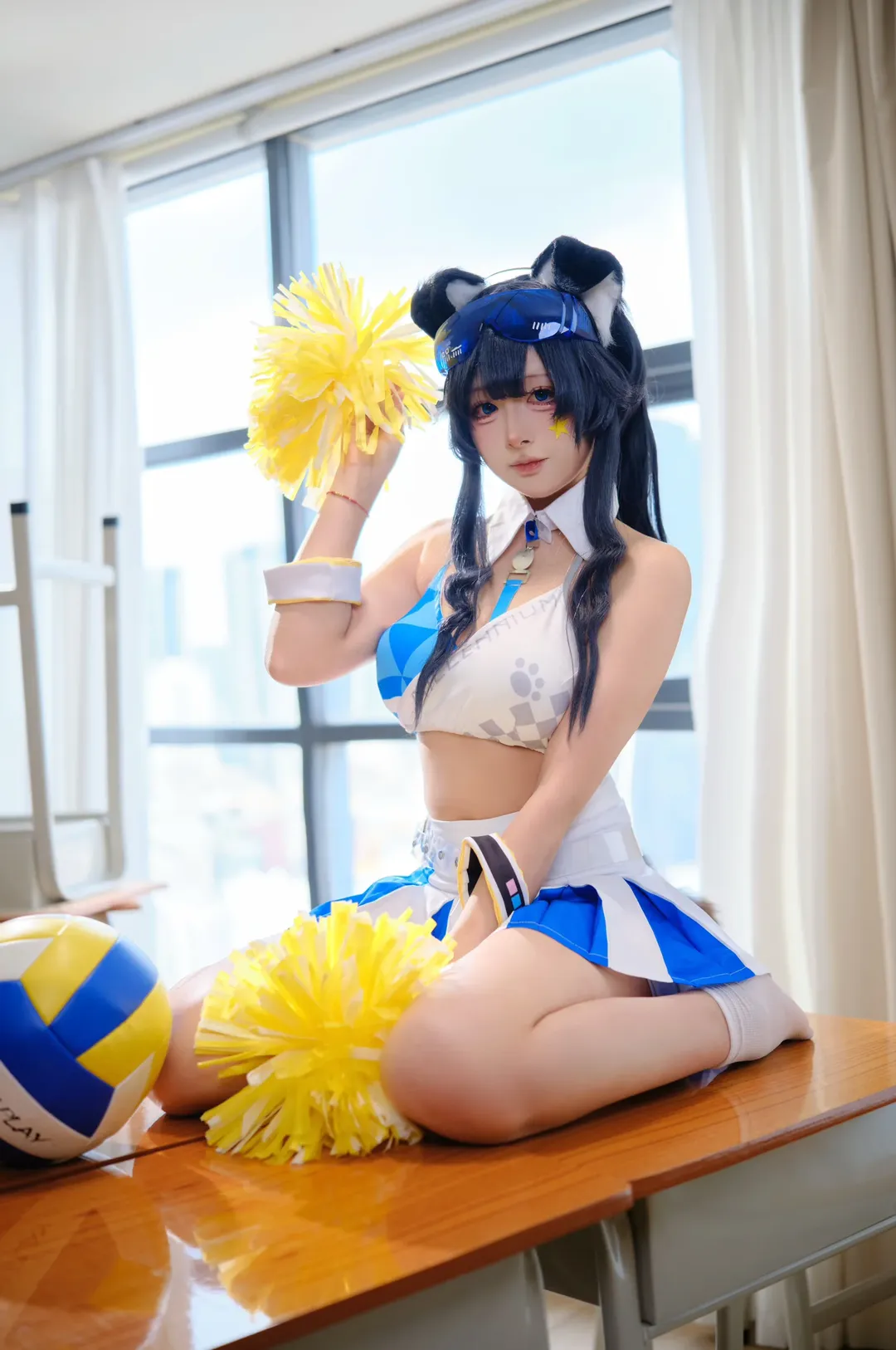 蔚蓝档案, 兽耳少女, 猫冢响cos, 啦啦队cosplay, 蓝白运动装 - 第3张