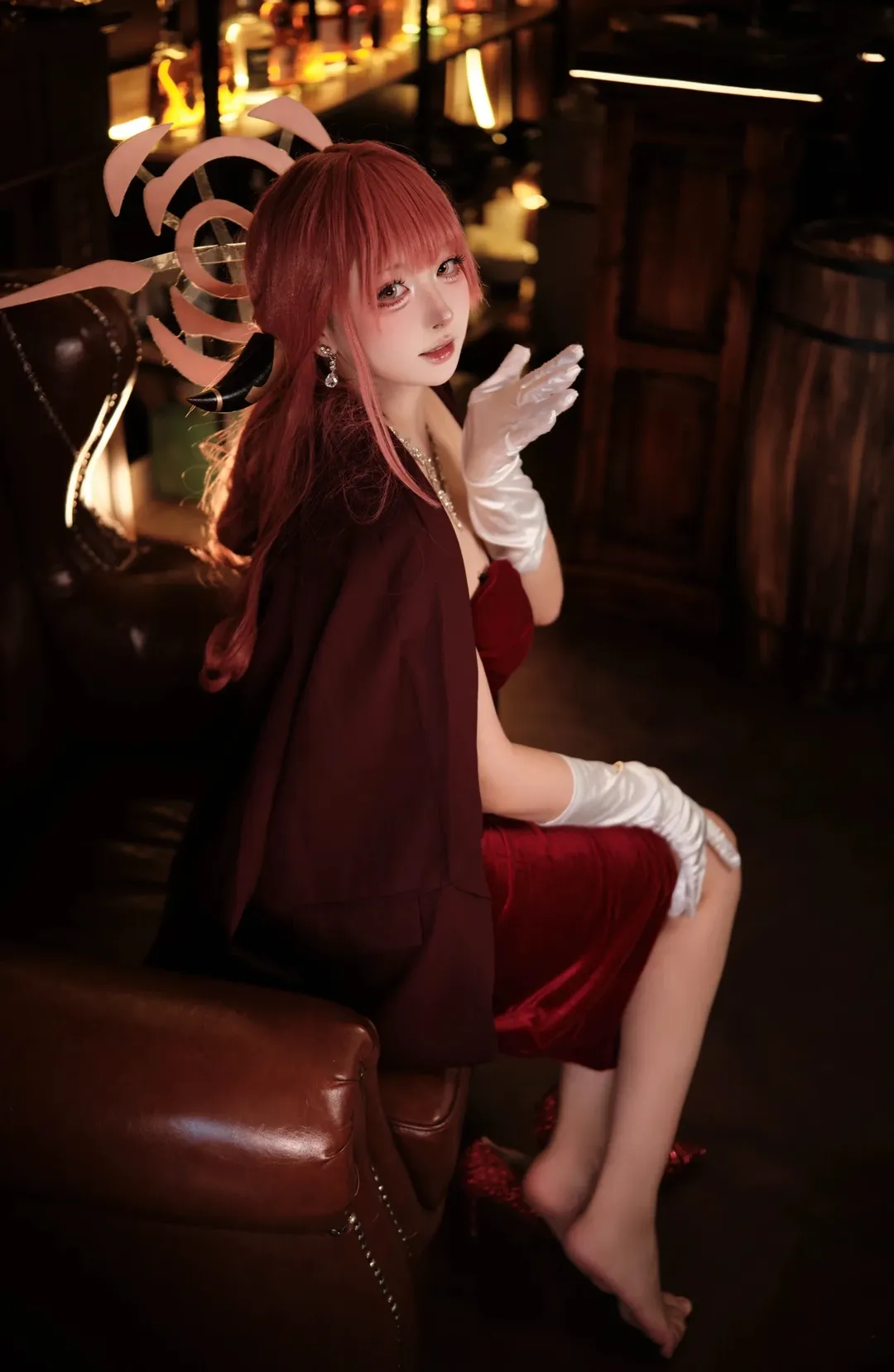 蔚蓝档案, cosplay摄影, 二次元穿搭, 陆八魔爱露cos, 酒吧氛围感 - 第4张