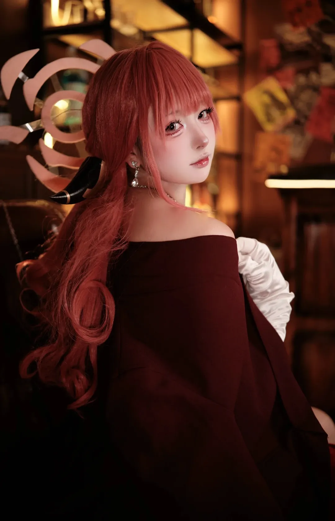 蔚蓝档案, cosplay摄影, 二次元穿搭, 陆八魔爱露cos, 酒吧氛围感 - 第5张