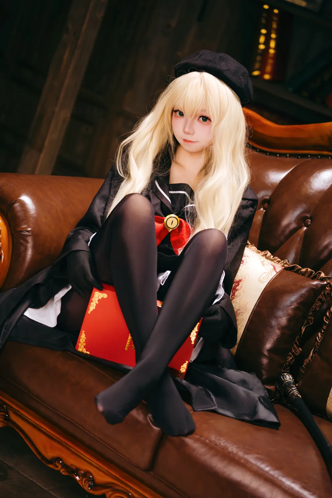 二次元摄影, 蔚蓝档案, 笑面教授cos, cosplay金发, 黑丝贝雷帽 - 第2张
