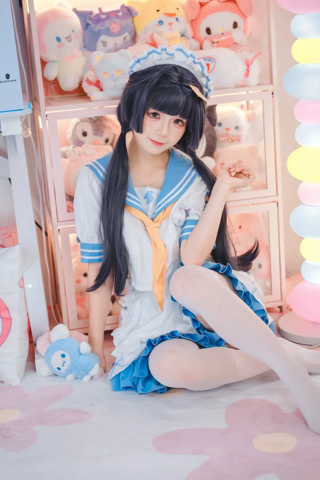 ブルーアーカイブ, 霞沢ミユコスプレ, セーラー服コスプレ, ゲーミングルームでの撮影, 二次元少女コーデ - 2枚目