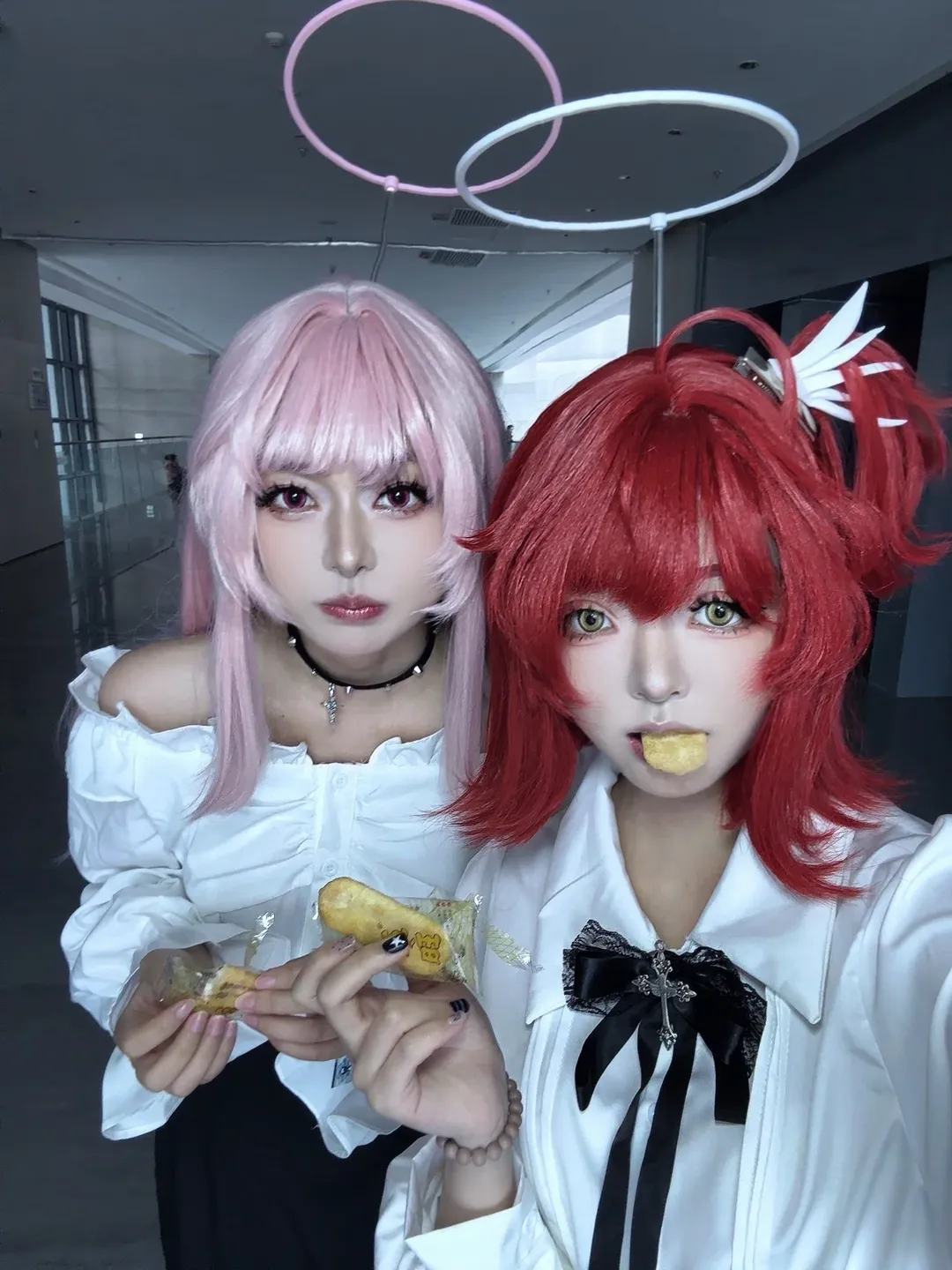 アークナイツ, コスプレ日常, イベントでの撮影, エクシア コスプレ, 姉妹のツーショット - 8枚目