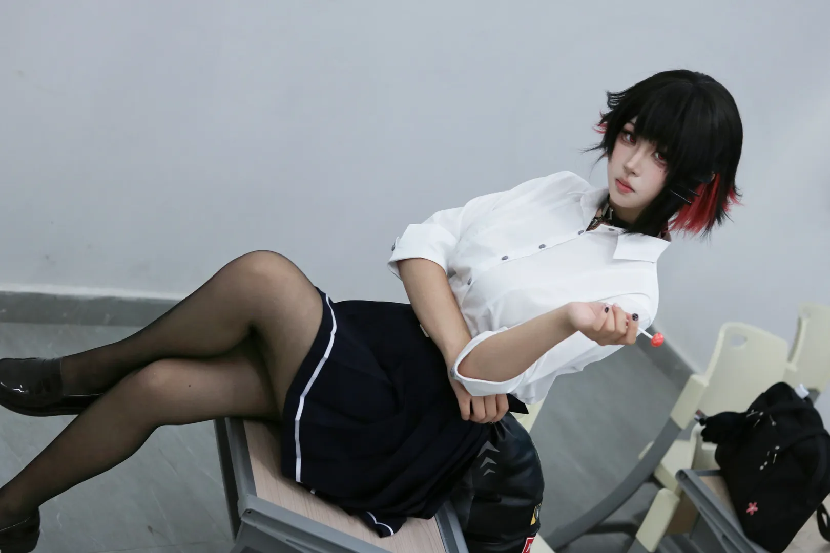 Zenless Zone Zero, Ellen Joe cosplay, Cosplay photoshoot, Campus style photography, Languid portrait
