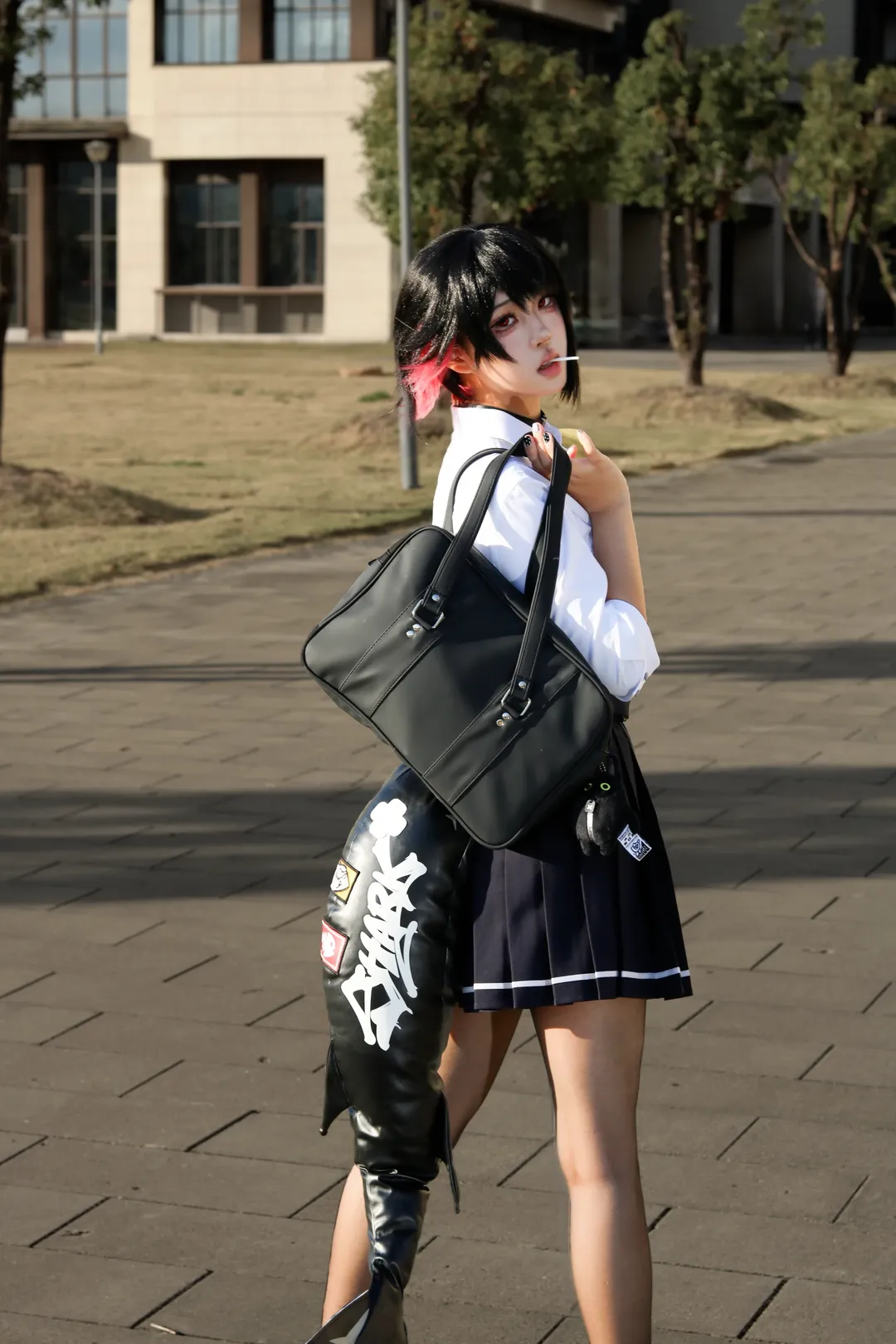 绝区零, 艾莲乔cos, cosplay正片, 校园风穿搭, 红瞳假发
