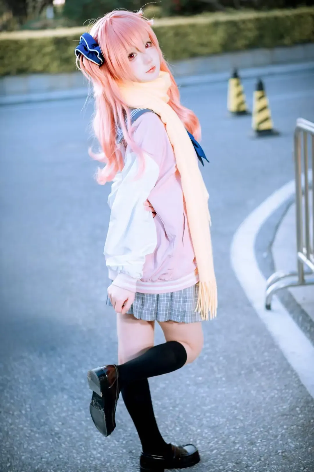 二次元摄影, 粉发cosplay, 校服穿搭, 因幡巡cos, 魔女的夜宴