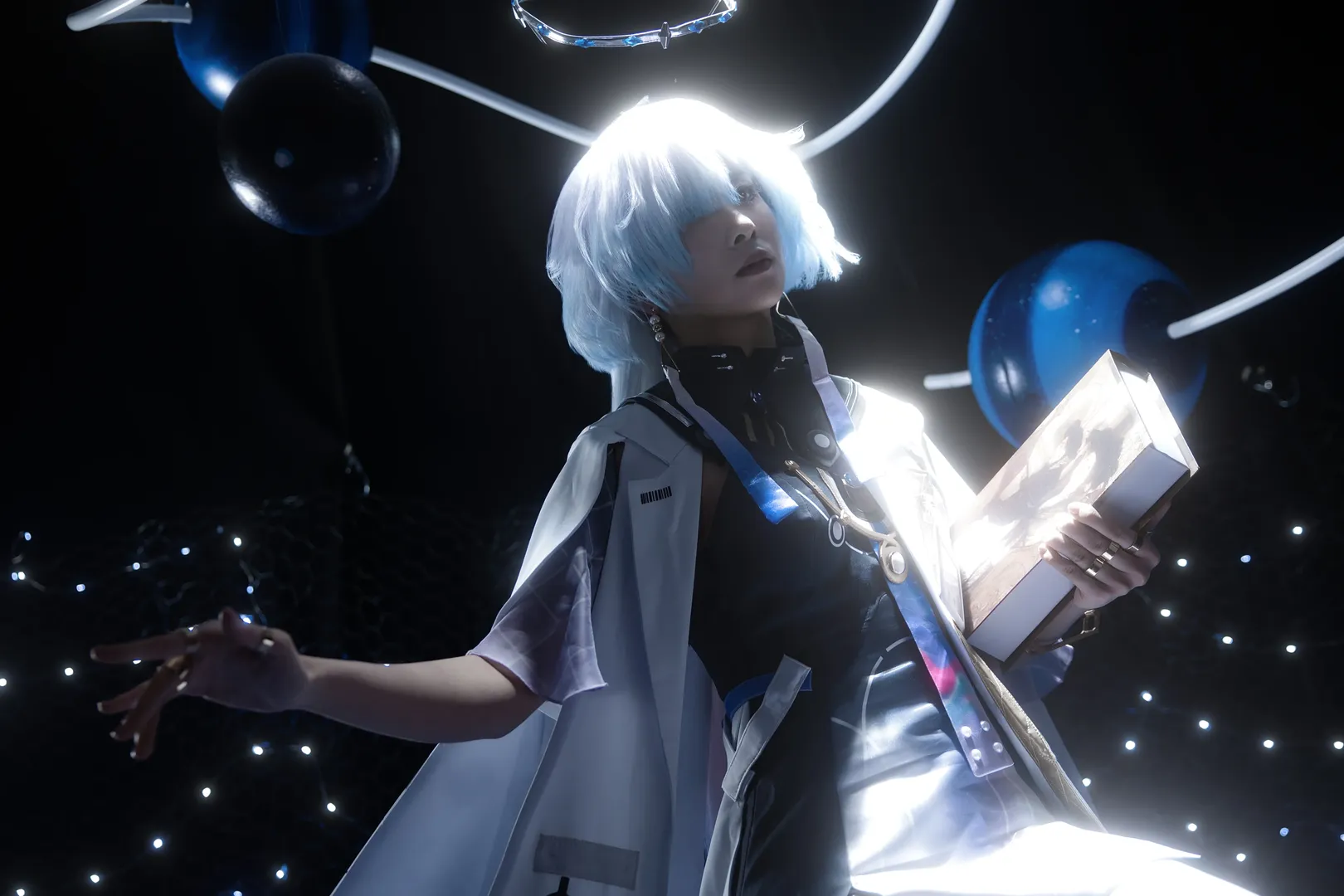 鸣潮, Cosplay摄影, 氛围感写真, 莫宁cos, 星空特效 - 第5张
