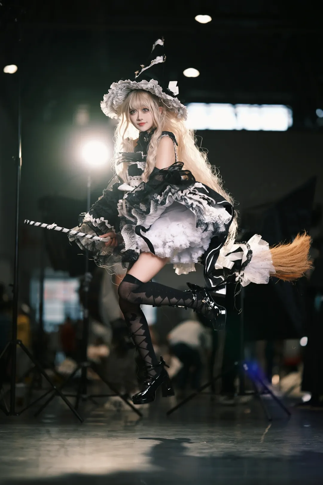 魔理沙cos, 东方Project, Lolita风格, 漫展场照, 黑白魔女 - 第1张