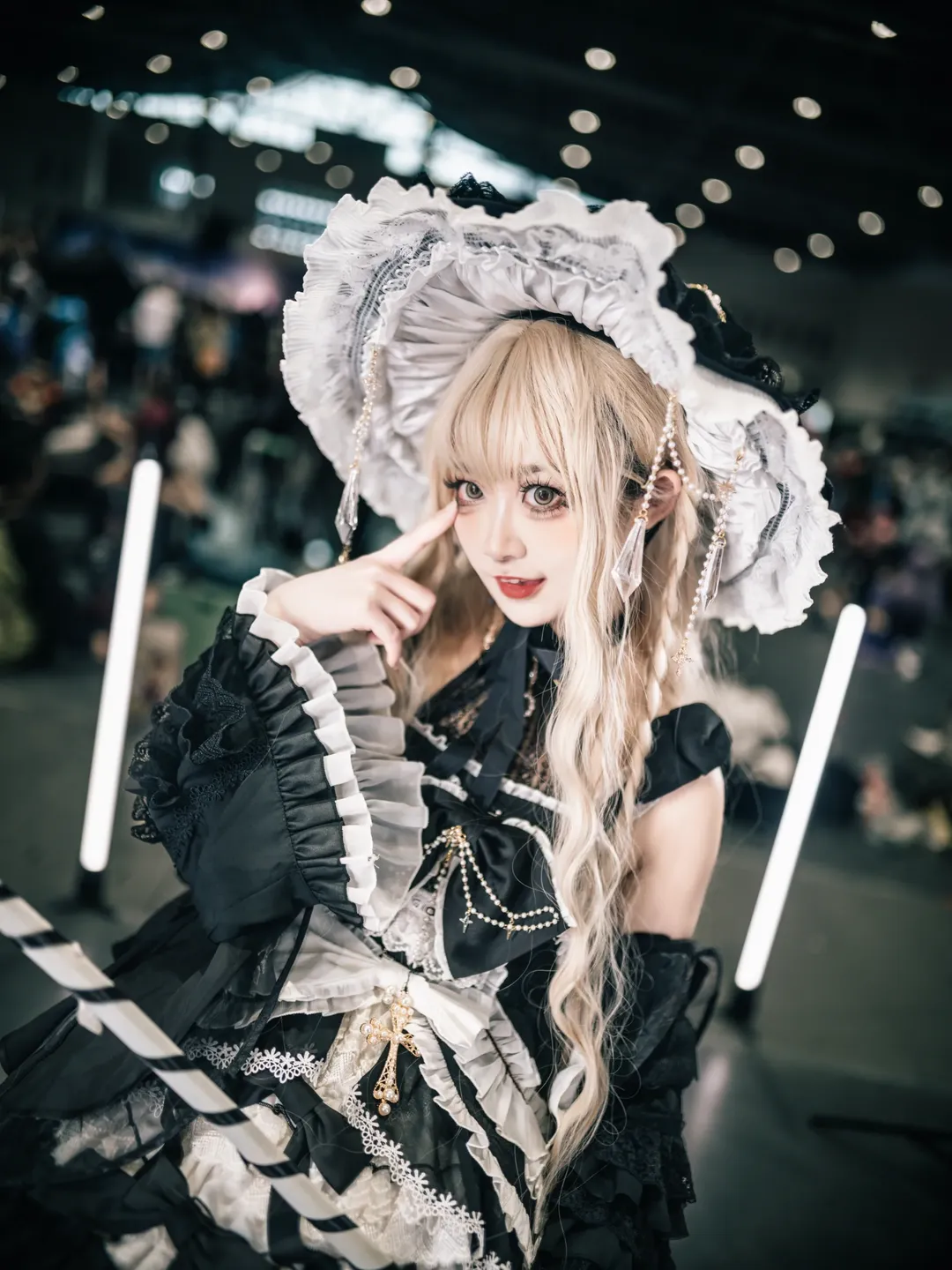 洛丽塔穿搭, 暴食魔女格拉妮cos, 小魔女动作参考, 漫展摄影技巧, 道具互动摆拍 - 第12张