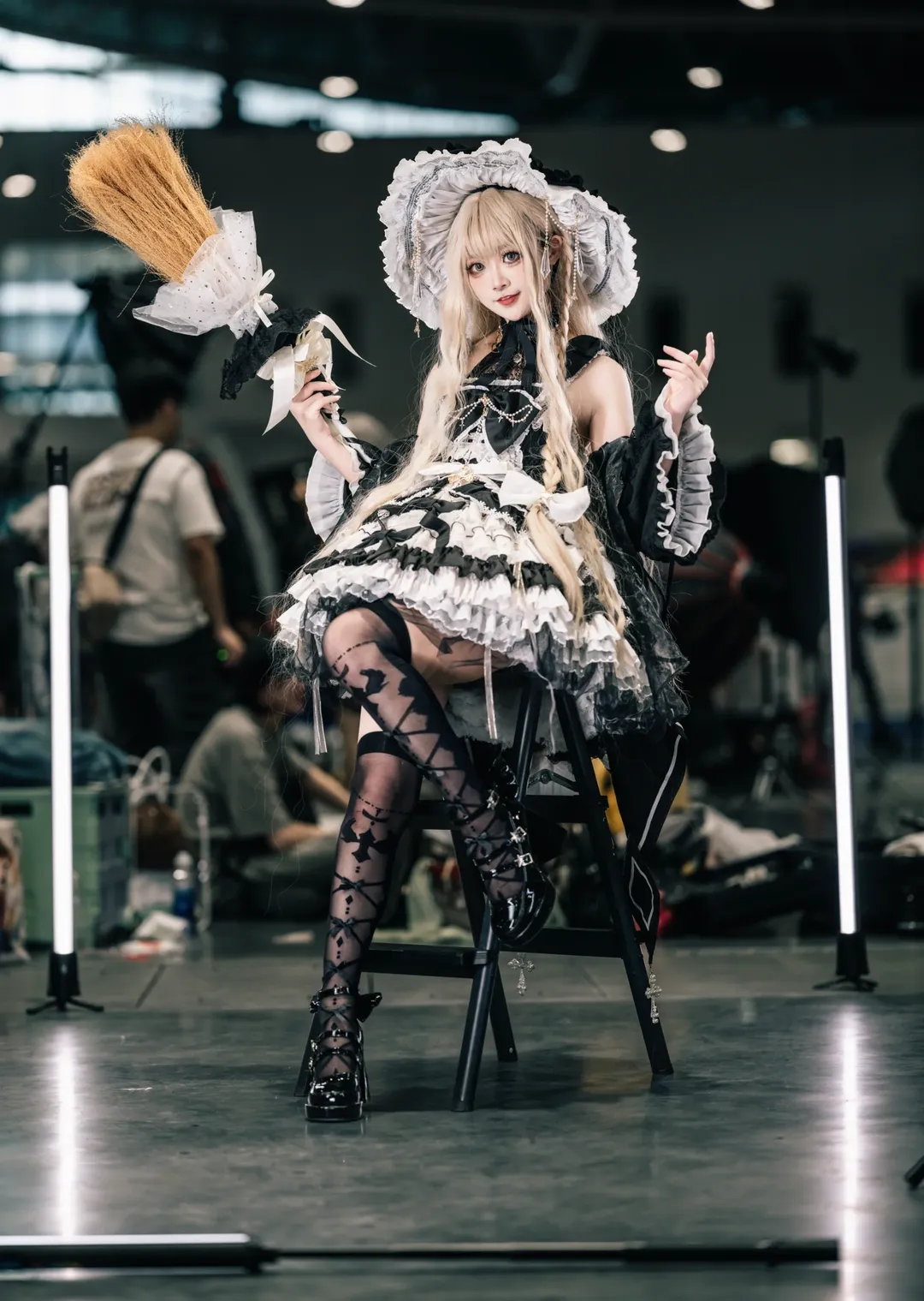 洛丽塔穿搭, 暴食魔女格拉妮cos, 小魔女动作参考, 漫展摄影技巧, 道具互动摆拍 - 第15张