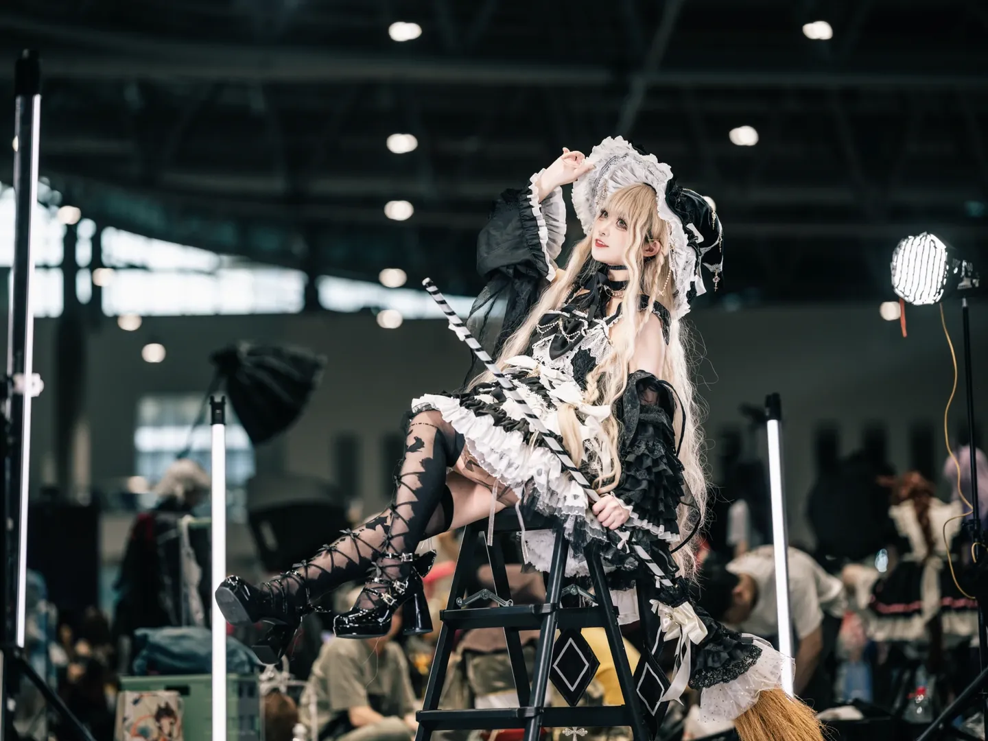 洛丽塔穿搭, 暴食魔女格拉妮cos, 小魔女动作参考, 漫展摄影技巧, 道具互动摆拍 - 第3张