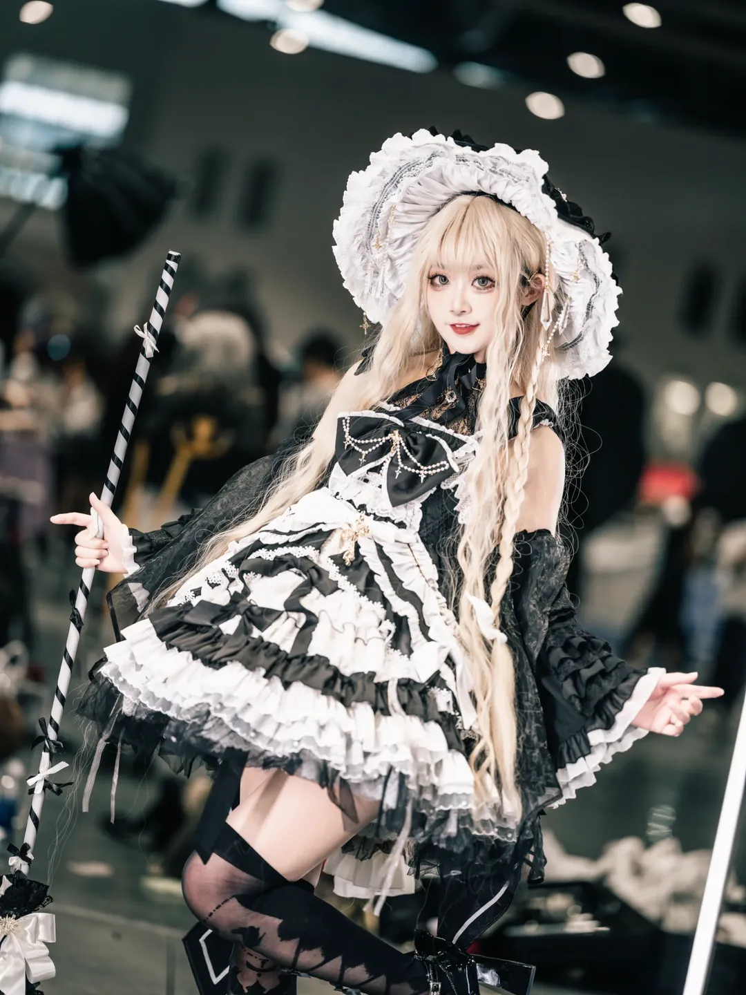 洛丽塔穿搭, 暴食魔女格拉妮cos, 小魔女动作参考, 漫展摄影技巧, 道具互动摆拍 - 第7张