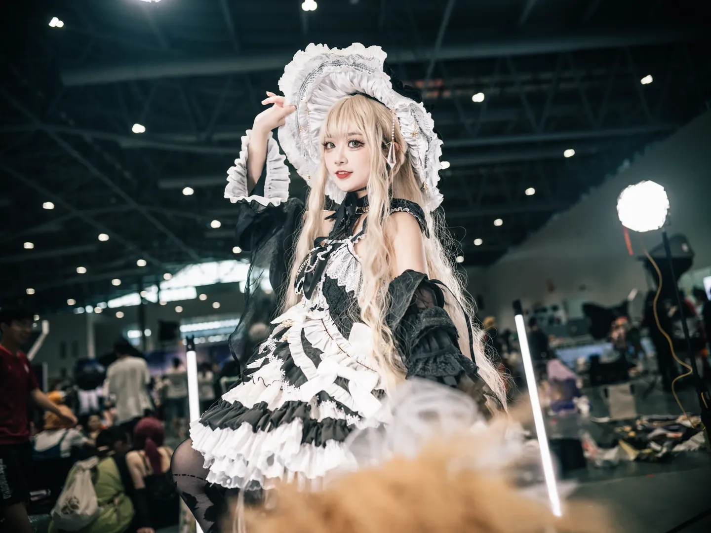 洛丽塔穿搭, 暴食魔女格拉妮cos, 小魔女动作参考, 漫展摄影技巧, 道具互动摆拍 - 第9张