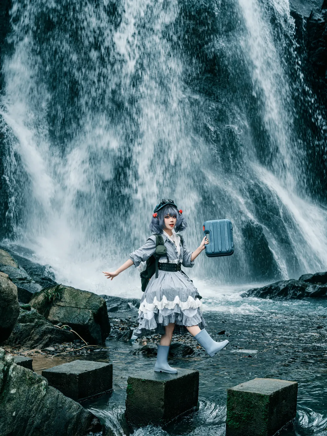 东方project, 河城荷取cos, 瀑布外景摄影, 冷色调cosplay, 户外水景写真 - 第3张
