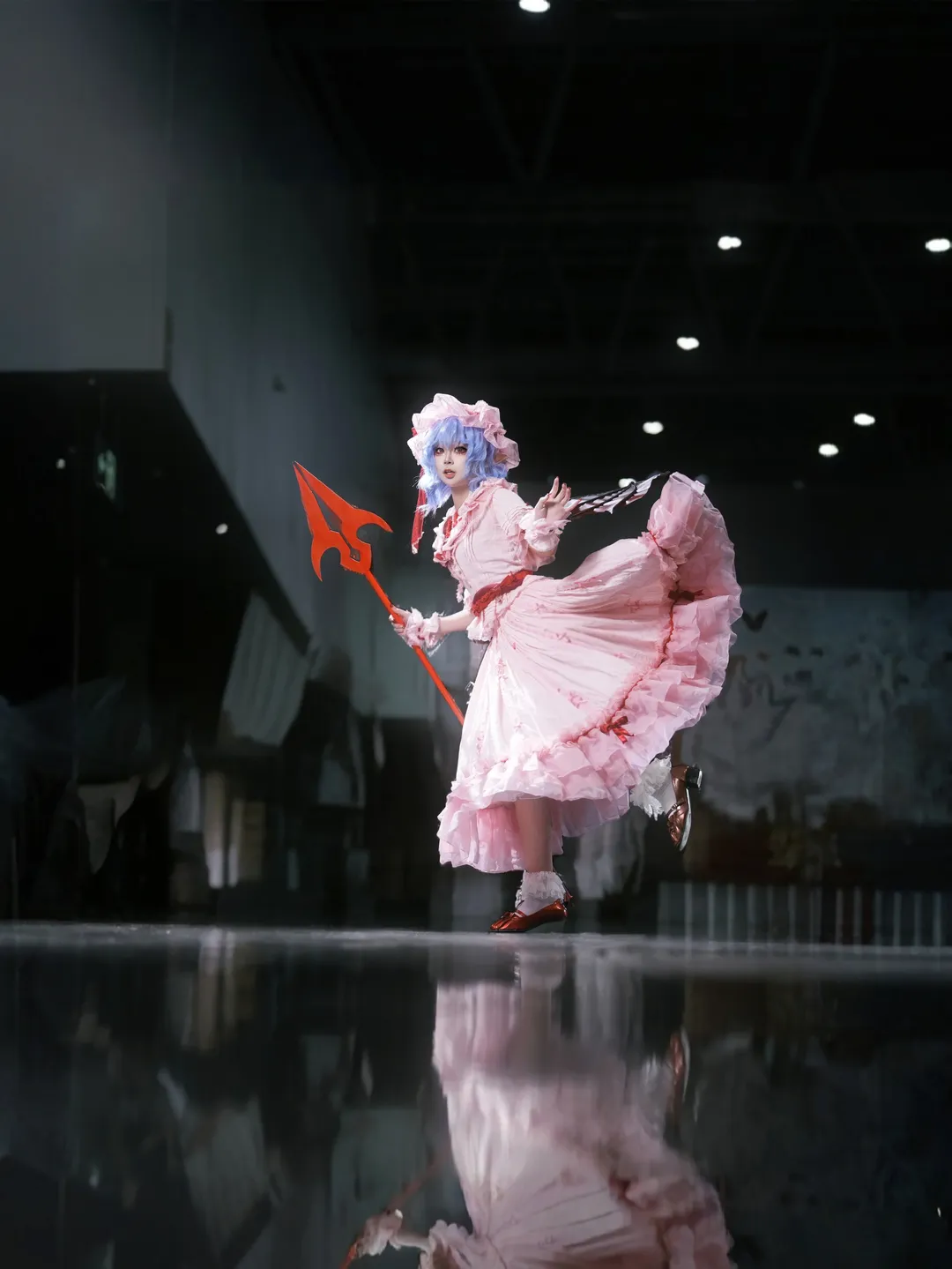 東方Project, レミリアコスプレ, コスプレ撮影, アニメイベントのポーズ参考, お嬢様ポーズ - 7枚目