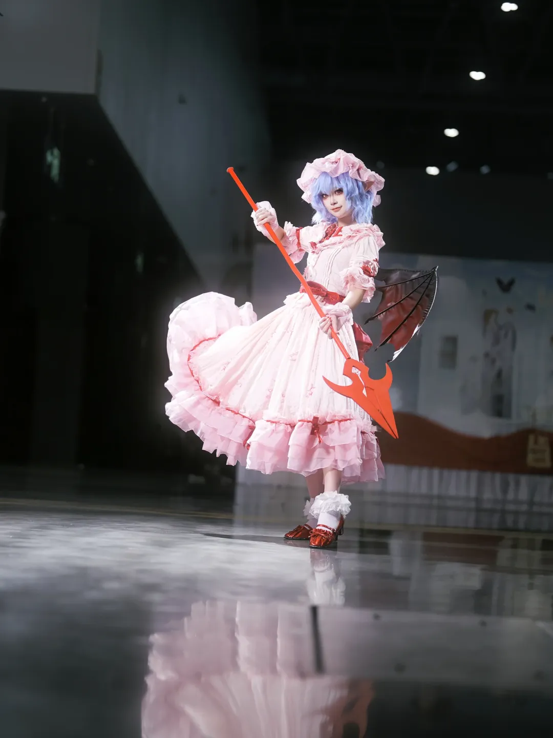 東方Project, レミリアコスプレ, コスプレ撮影, アニメイベントのポーズ参考, お嬢様ポーズ - 9枚目