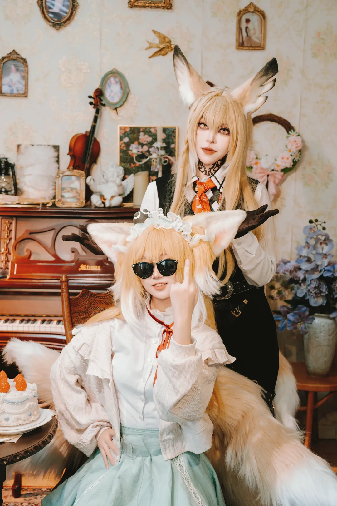 明日方舟, 铃兰cos, 复古风摄影, 兽娘cosplay, 忍冬cos - 第1张