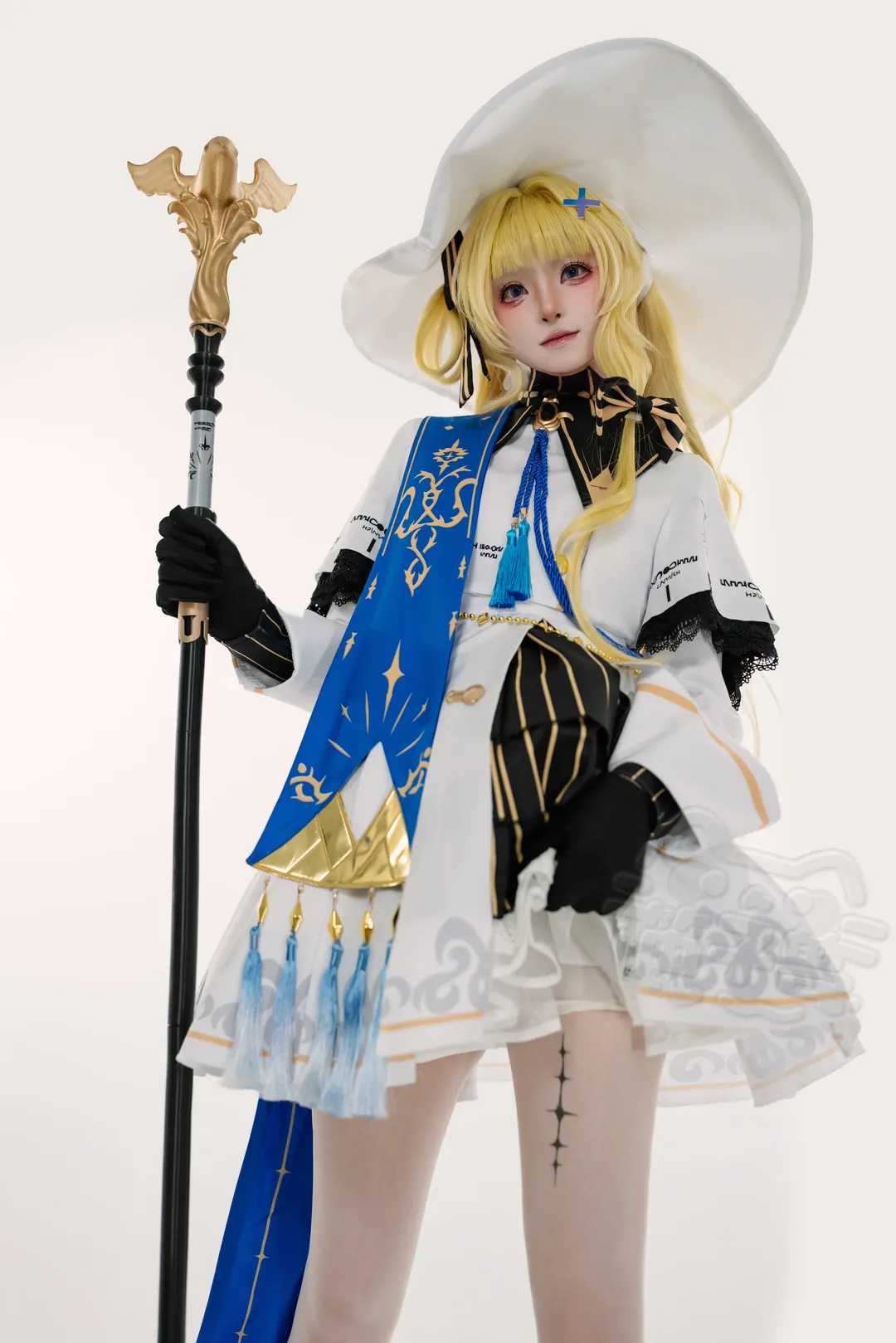 菲比cos, 鳴潮, 二次元cosplay, 棚拍正片, 白袍法杖