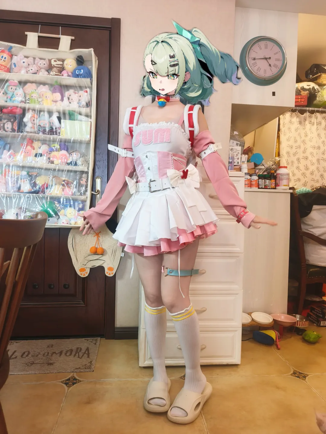 Zenless Zone Zero, Chinatsu Remiel cosplay, Anime-style fashion, Cosplay fitting, KFC collaboration cosplay - Image 2