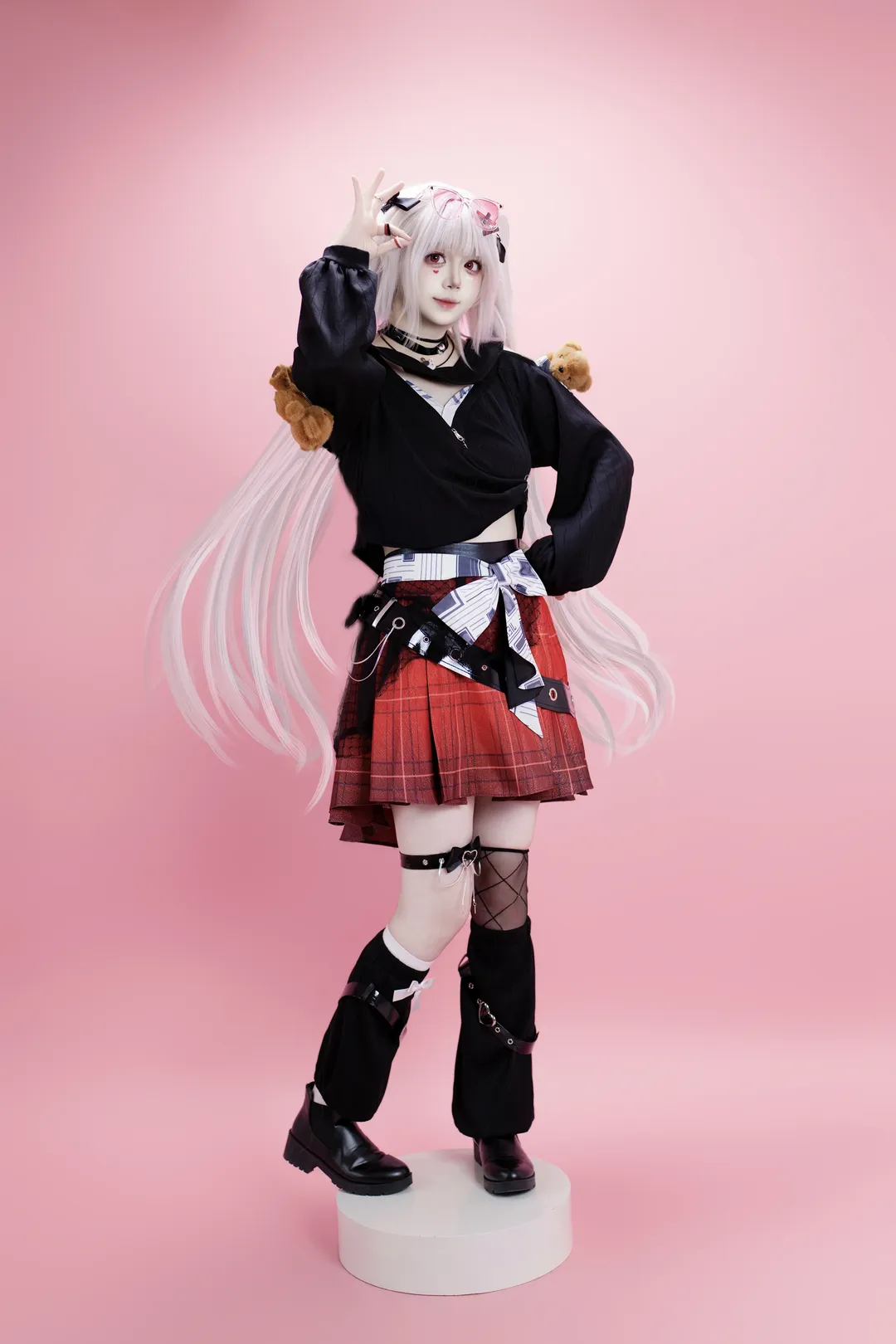 Honkai: Star Rail, Sparkle cosplay, Silver-white twin tails, Sweet-cool outfit, Cosplay photography studio - Image 1