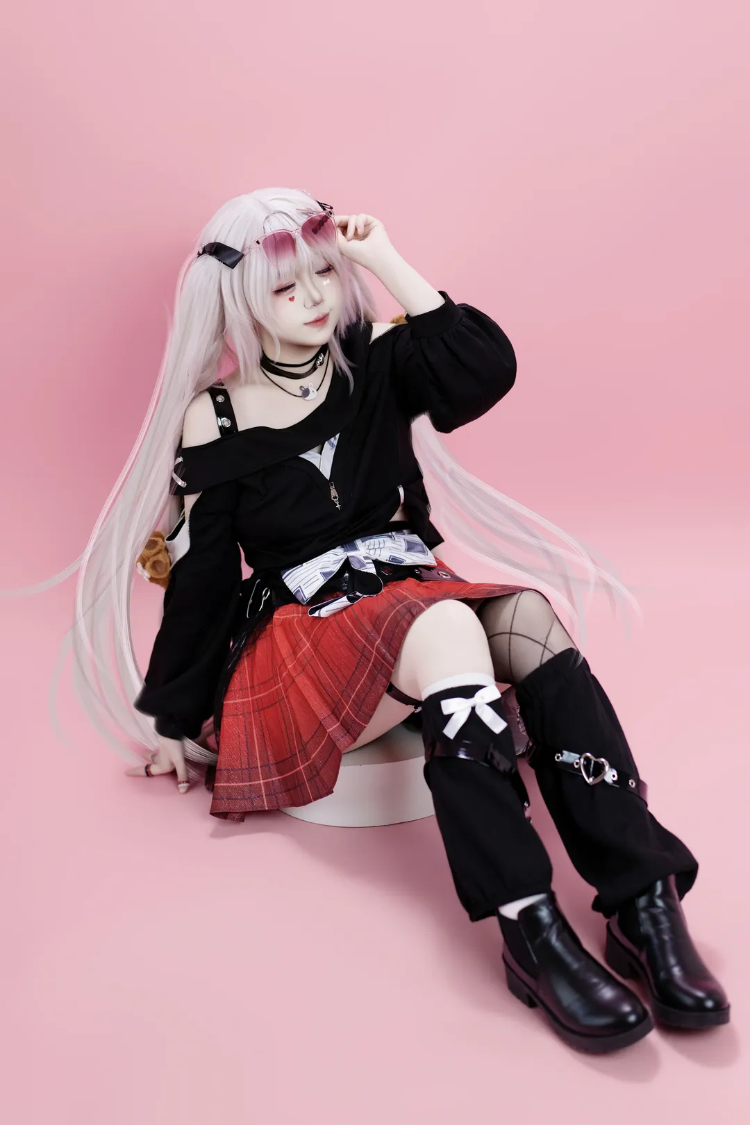 Honkai: Star Rail, Sparkle cosplay, Silver-white twin tails, Sweet-cool outfit, Cosplay photography studio - Image 7