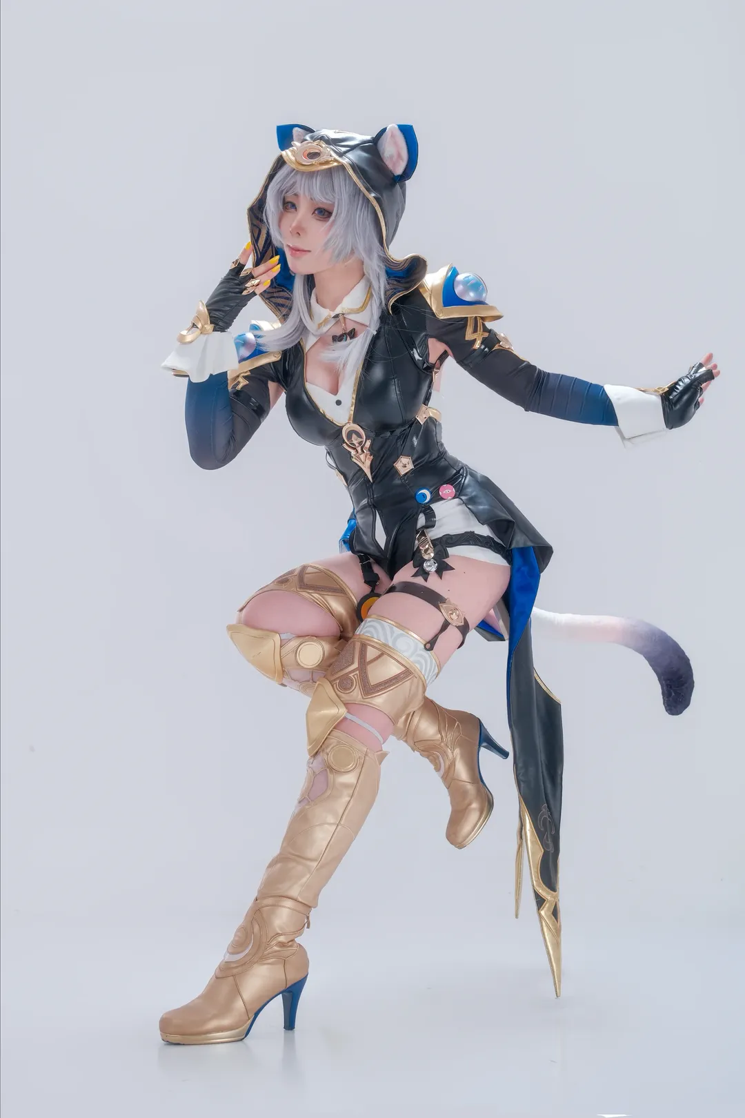 Cifera Cosplay, Honkai: Star Rail, Silver hair cosplay, Role-playing game, Beast ear character