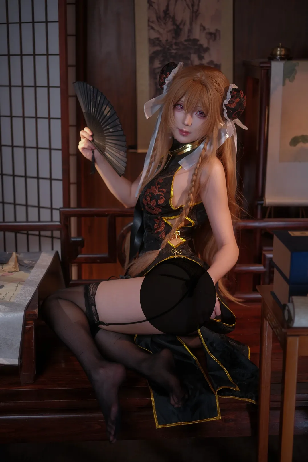 アズールレーン, 二次元コスプレ, アンカレッジコスプレ, チャイナドレス撮影, ガーター付き黒ストッキング - 2枚目