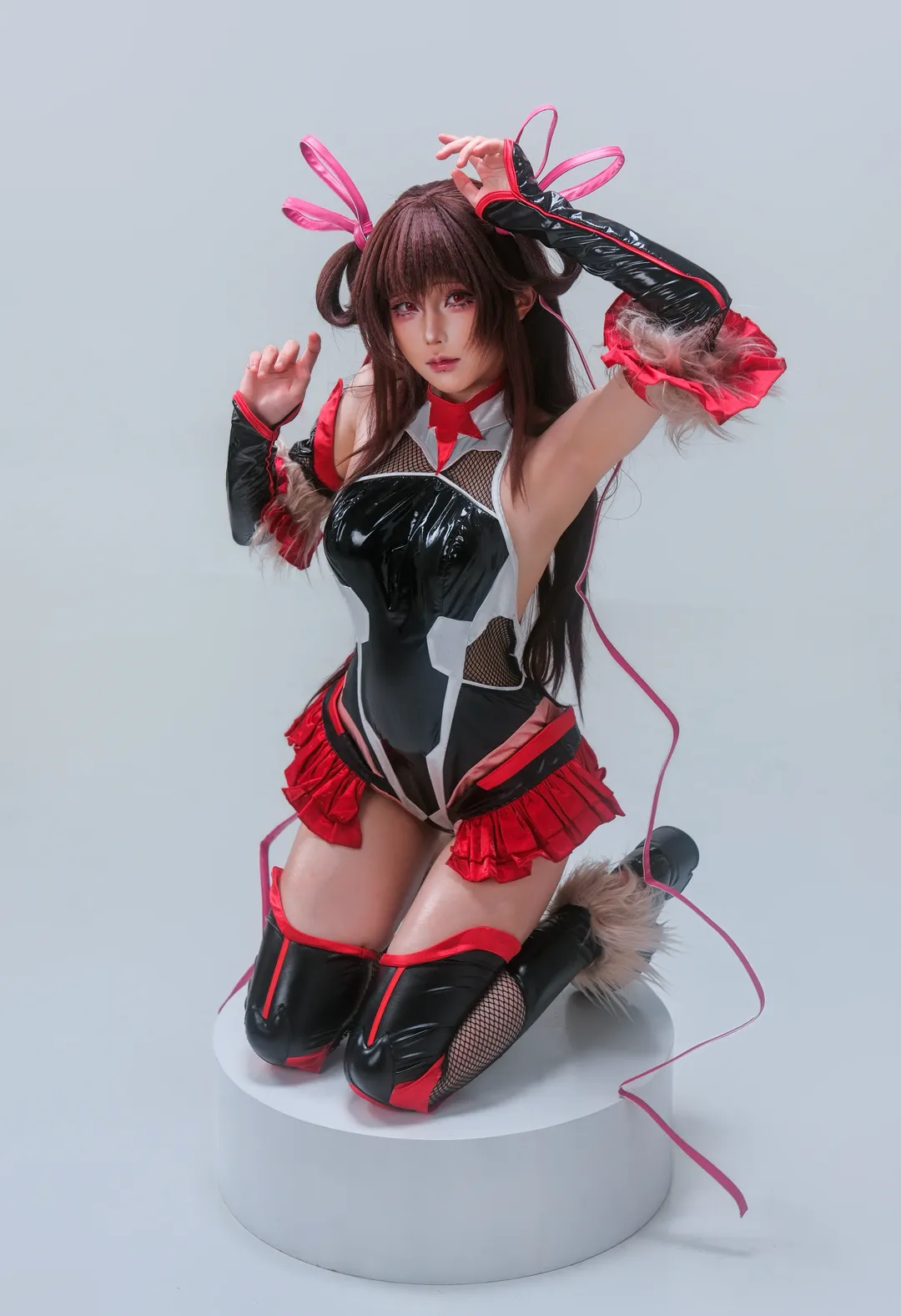 コスプレ衣装シェア, 2次元キャラクターの再現, 水城ゆきかぜコスプレ, 対魔忍, パテントレザーの質感写真