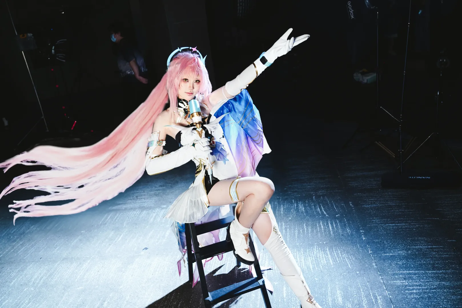 鳴潮, エイメス コスプレ, イベント写真, ホタルACGエキスポ, 影のスポットライト撮影 - 3枚目